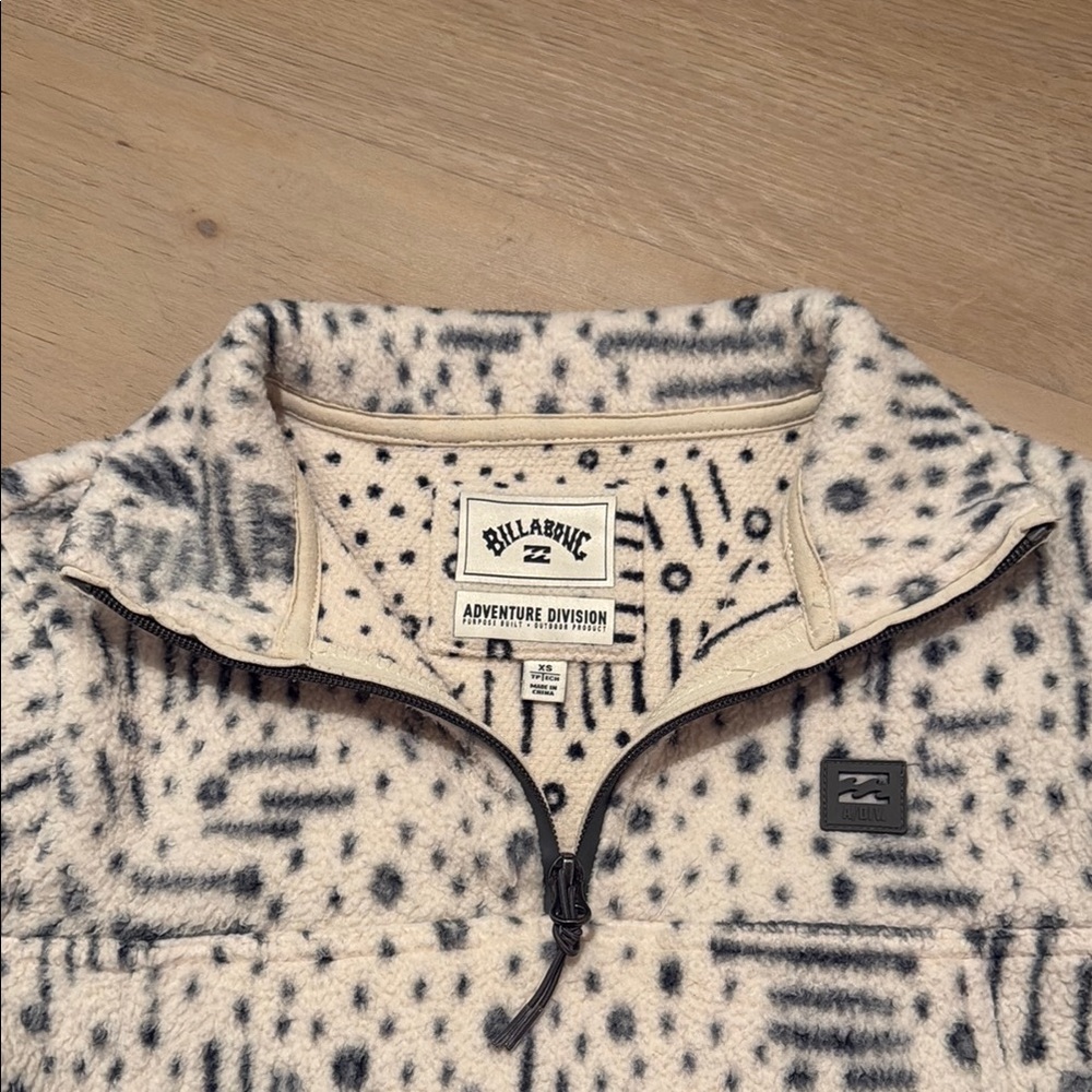 Patterned Billabong Fleece Pullover - image 2
